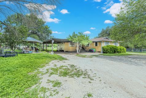 10805 Hollowell Road Atascosa TX 78002