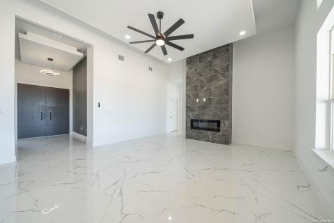 999 County Road 319 La Vernia TX 78121