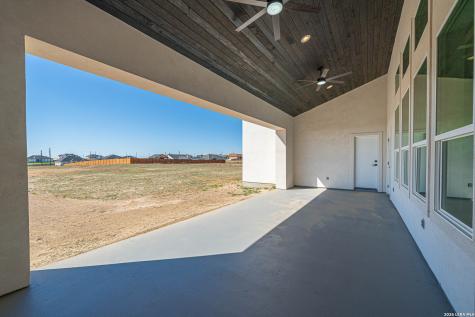 999 County Road 319 La Vernia TX 78121