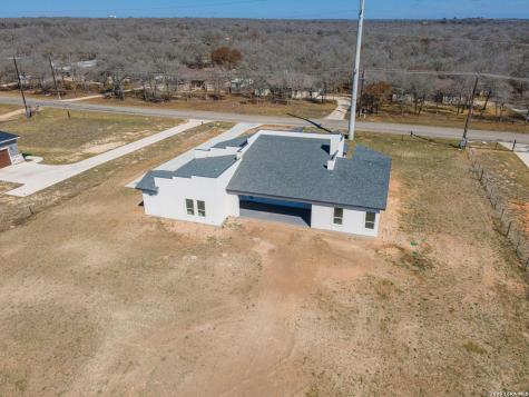 999 County Road 319 La Vernia TX 78121
