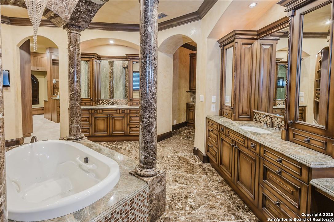 1024 Spanish New Braunfels TX 78132