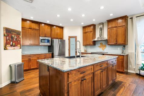 304 Forest Country Drive La Vernia TX 78121