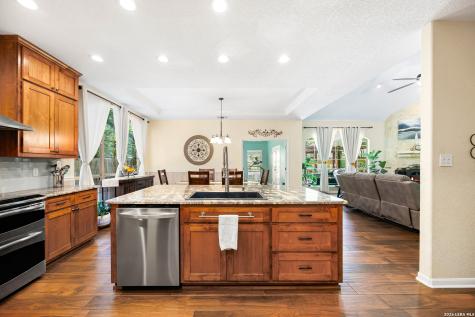 304 Forest Country Drive La Vernia TX 78121