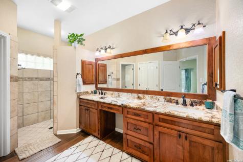 304 Forest Country Drive La Vernia TX 78121