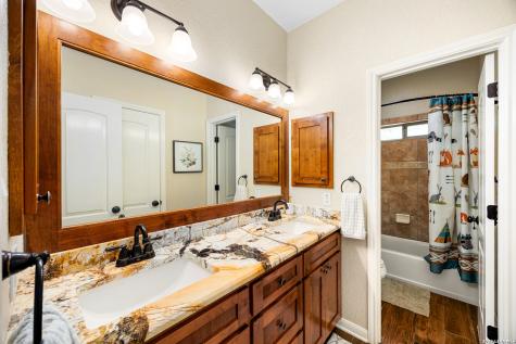 304 Forest Country Drive La Vernia TX 78121