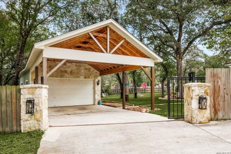 304 Forest Country Drive La Vernia TX 78121