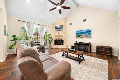 304 Forest Country Drive La Vernia TX 78121