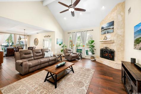 304 Forest Country Drive La Vernia TX 78121