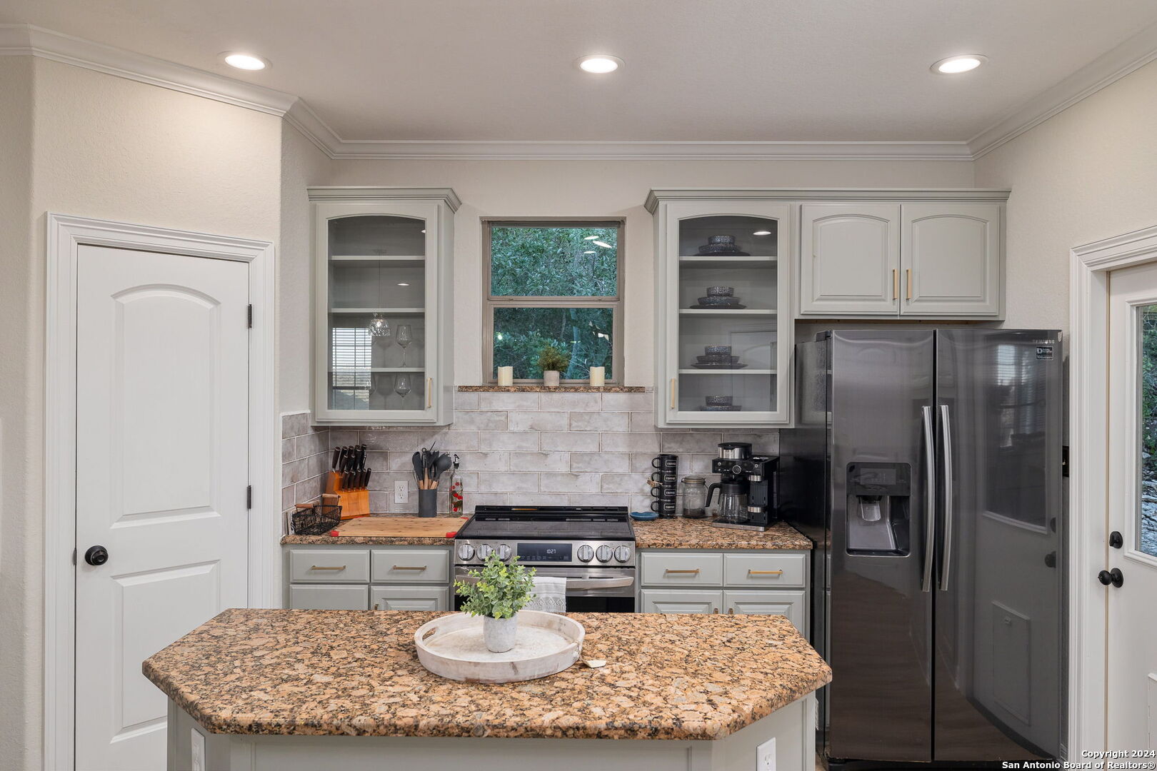 11229 Cave Creek Helotes TX 78023