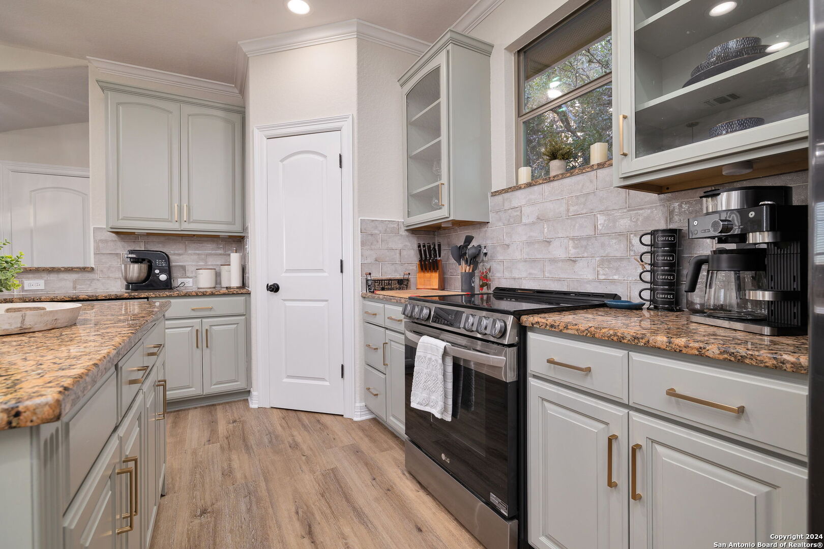 11229 Cave Creek Helotes TX 78023