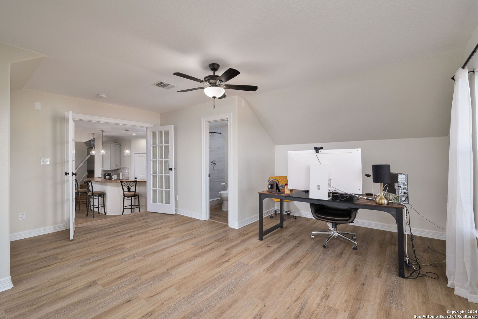 11229 Cave Creek Helotes TX 78023