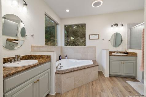 11229 Cave Creek Helotes TX 78023
