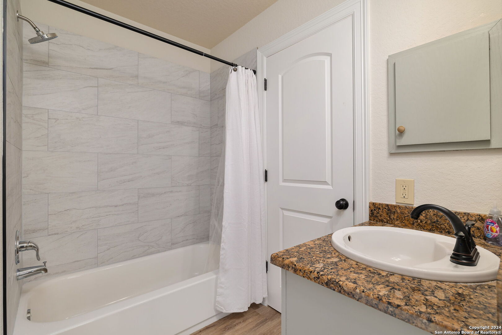 11229 Cave Creek Helotes TX 78023