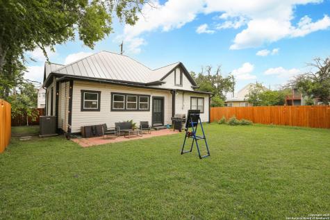 1712 N Pine San Antonio TX 78208