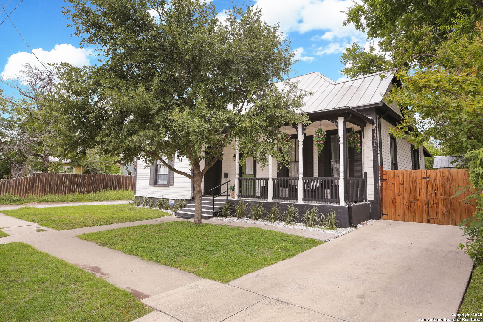 1712 N Pine San Antonio TX 78208