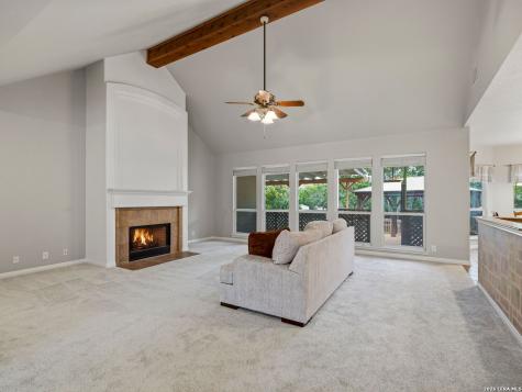 9406 Potters Point Helotes TX 78023