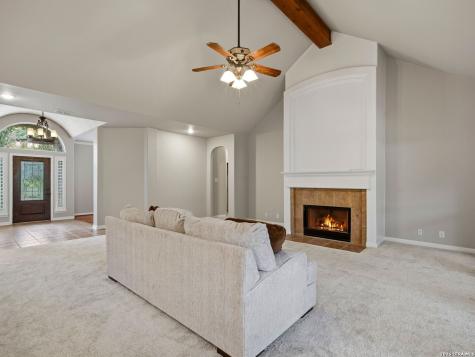 9406 Potters Point Helotes TX 78023