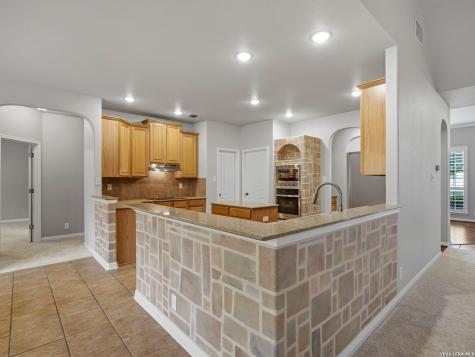 9406 Potters Point Helotes TX 78023