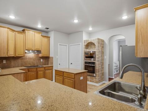 9406 Potters Point Helotes TX 78023