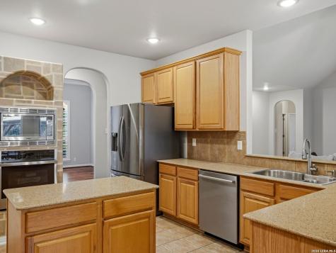 9406 Potters Point Helotes TX 78023