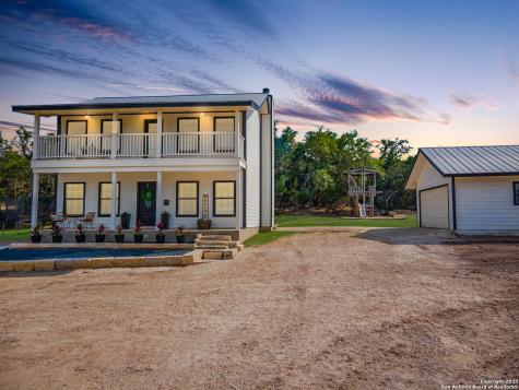 114 Evans Drive Bergheim TX 78004