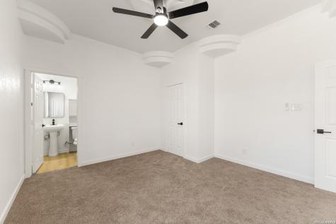 670 Quail Run Lytle TX 78052