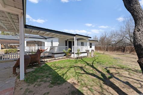 670 Quail Run Lytle TX 78052