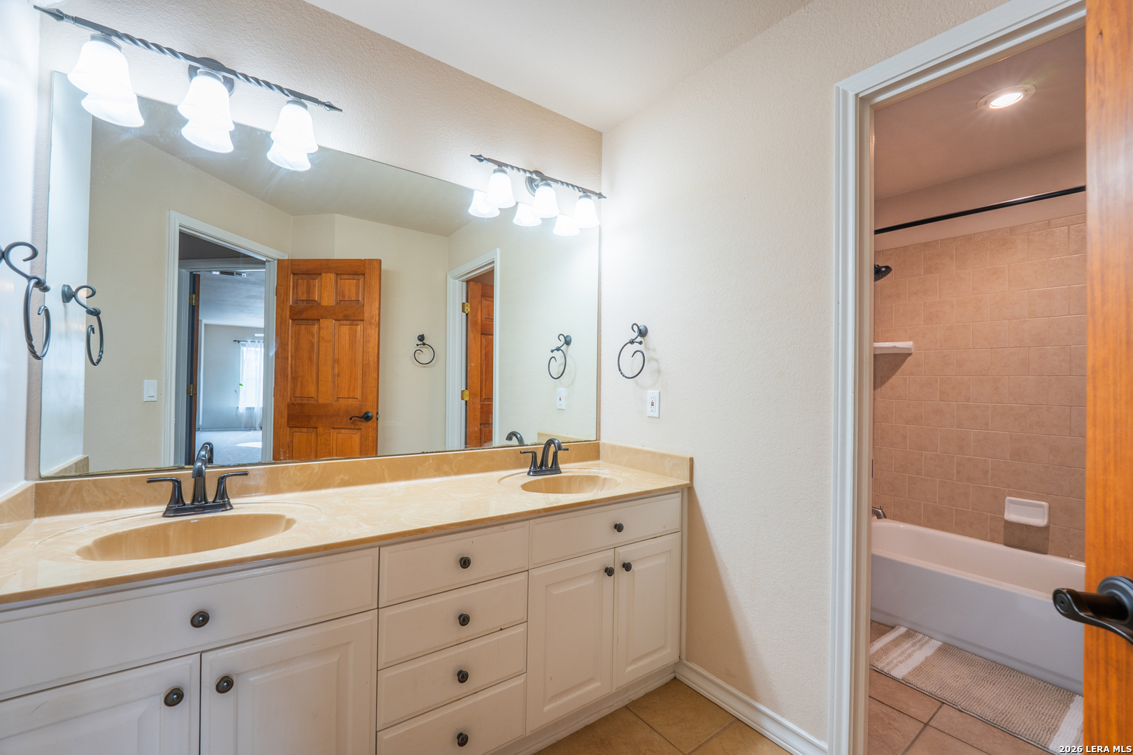 119 Private Road 1738 Mico TX 78056