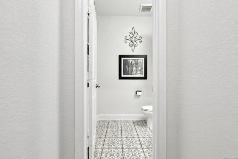 25330 Donahue San Antonio TX 78255