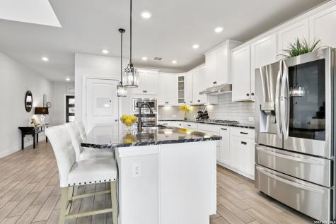 25330 Donahue San Antonio TX 78255