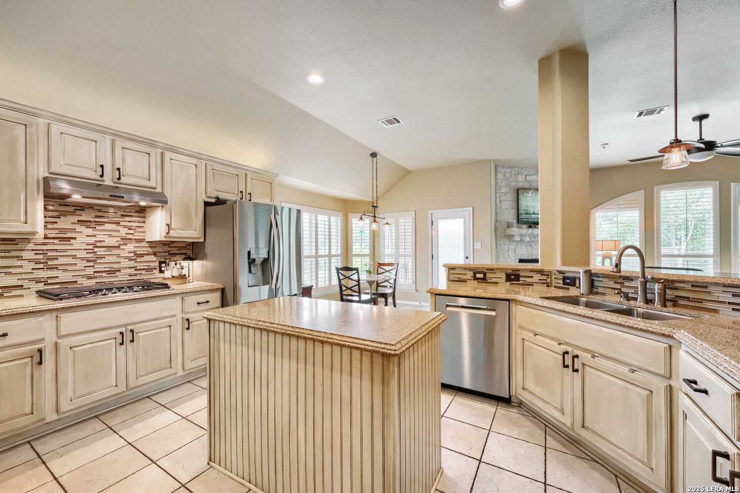 18647 Rogers Glen San Antonio TX 78258