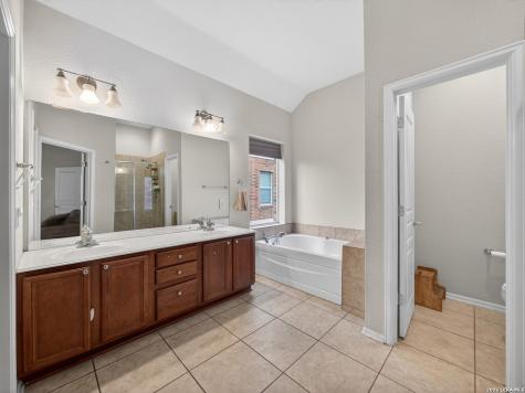 4307 James Bowie San Antonio TX 78253