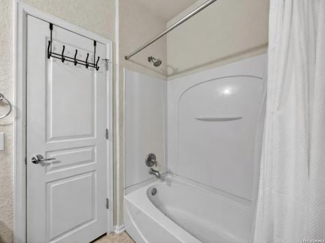 4307 James Bowie San Antonio TX 78253