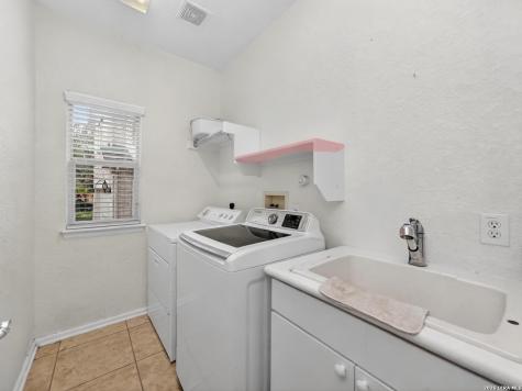 4307 James Bowie San Antonio TX 78253