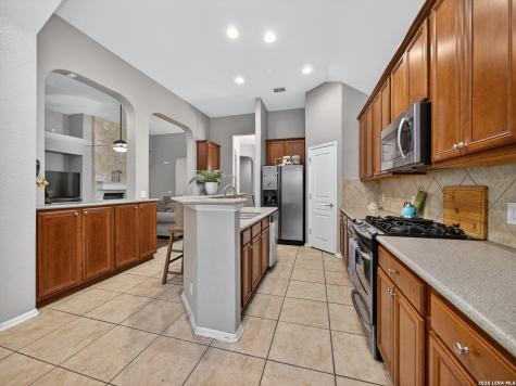 4307 James Bowie San Antonio TX 78253