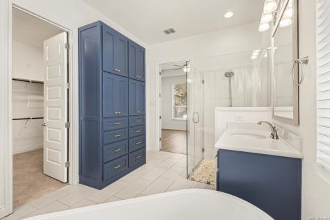 214 Vizcaya Boerne TX 78006