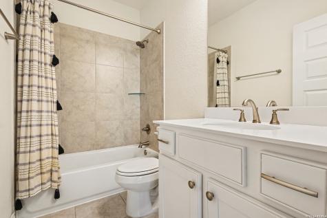 214 Vizcaya Boerne TX 78006