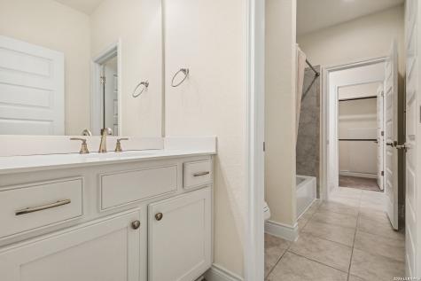 214 Vizcaya Boerne TX 78006
