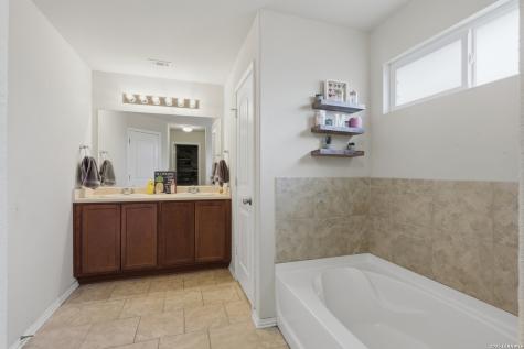 2611 Live Oak Pass San Antonio TX 78244
