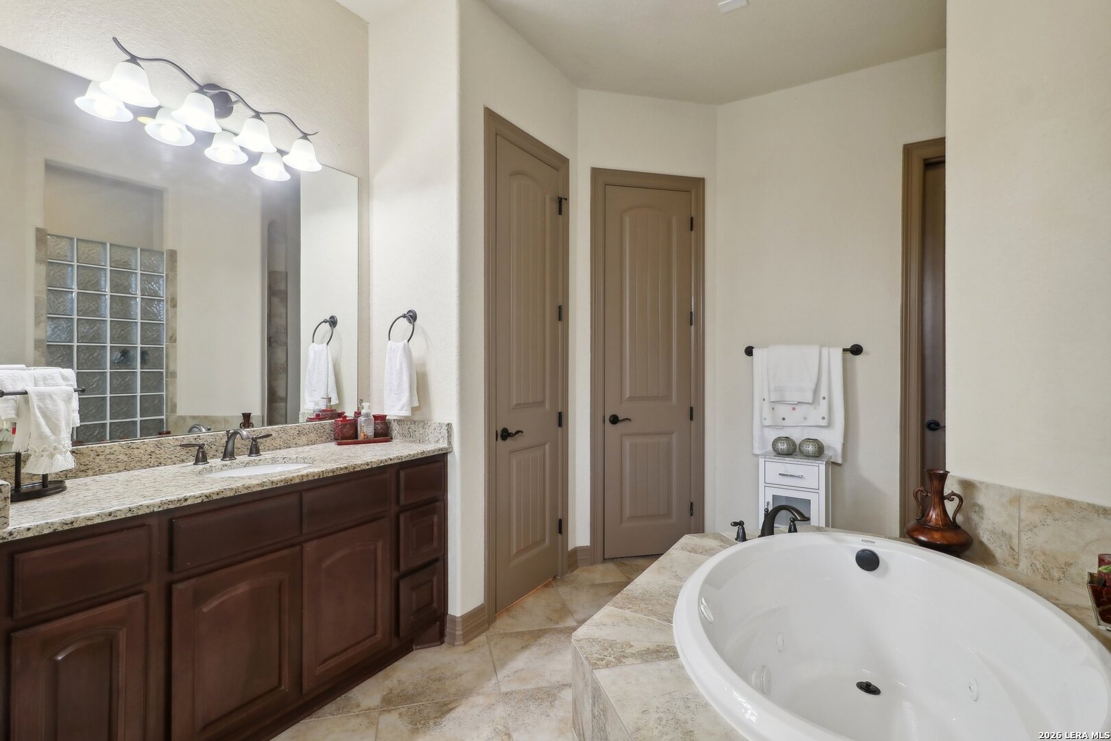 8811 Monarchy Row San Antonio TX 78255