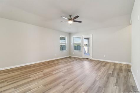 9619 Grand Via Boulevard Converse TX 78109