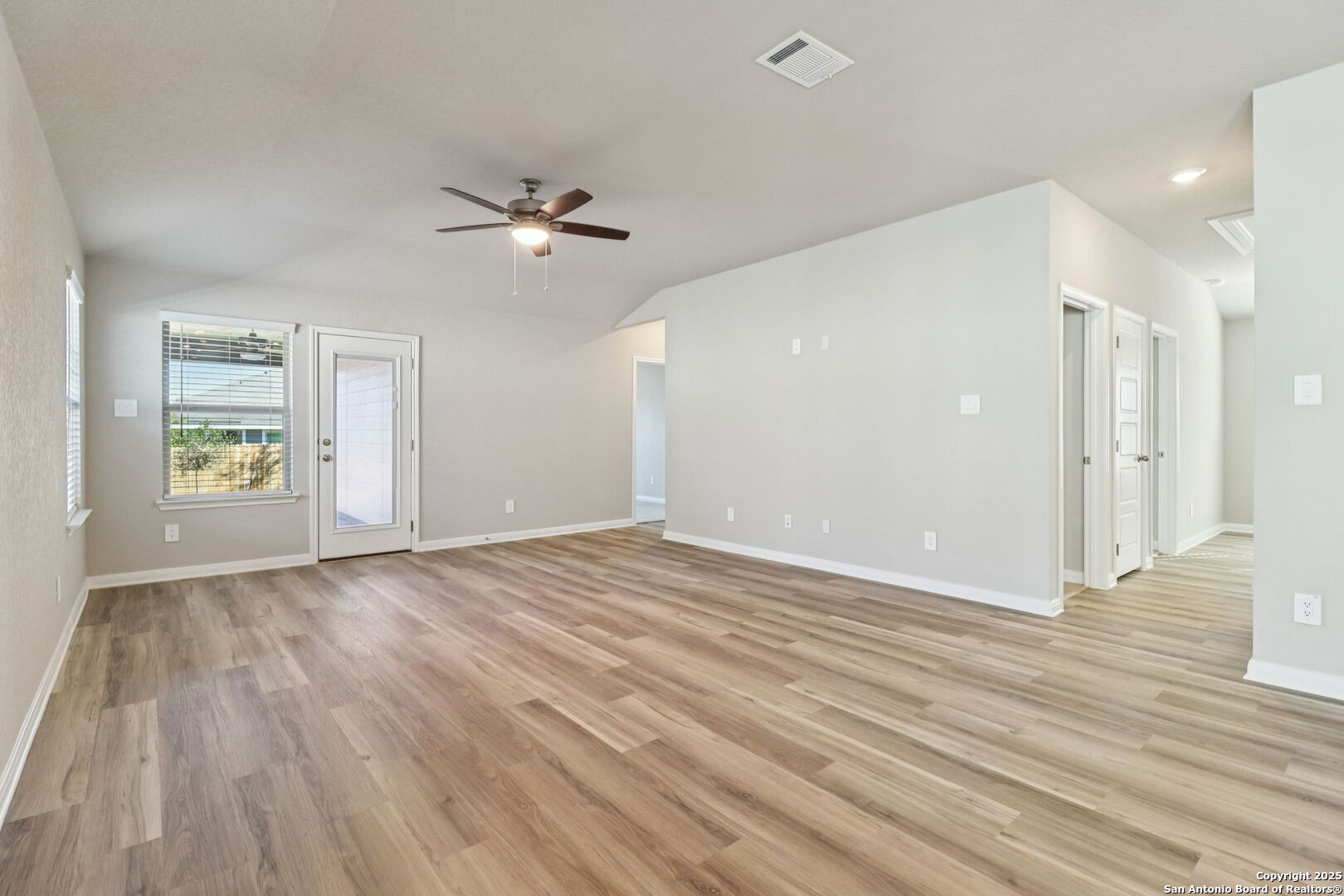 9619 Grand Via Boulevard Converse TX 78109