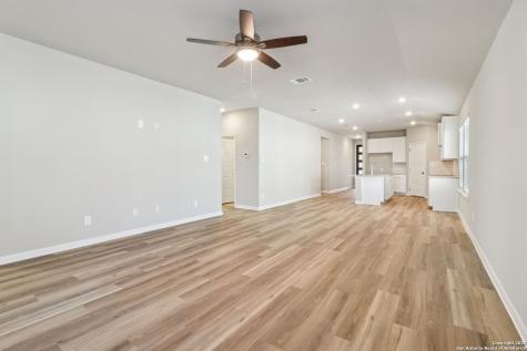 9619 Grand Via Boulevard Converse TX 78109