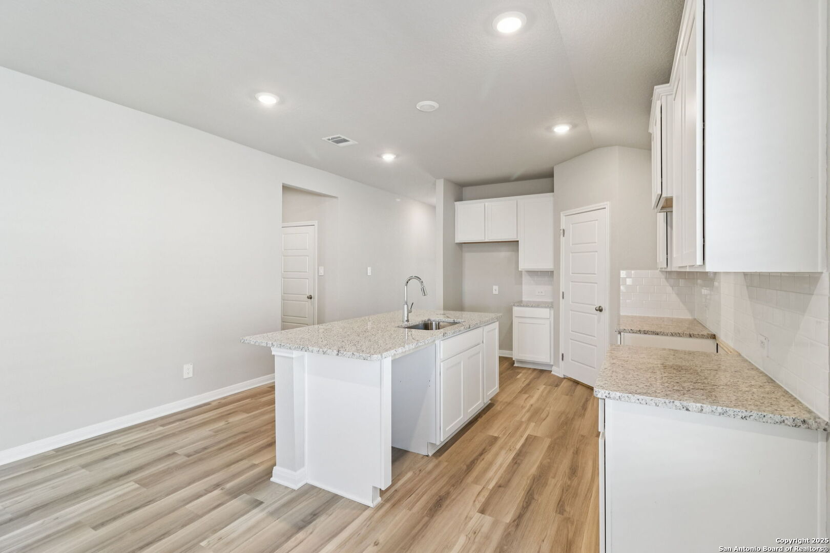 9619 Grand Via Boulevard Converse TX 78109