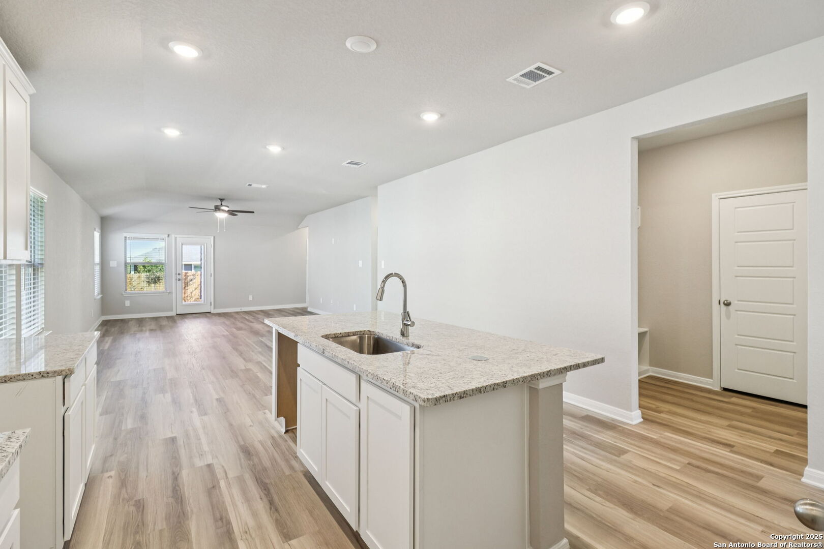 9619 Grand Via Boulevard Converse TX 78109