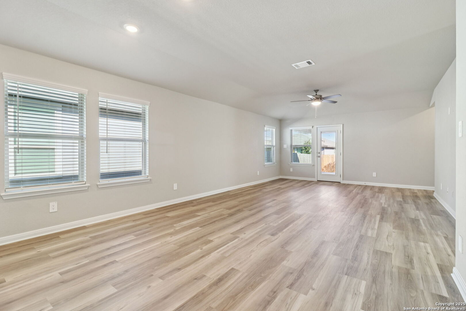 9619 Grand Via Boulevard Converse TX 78109