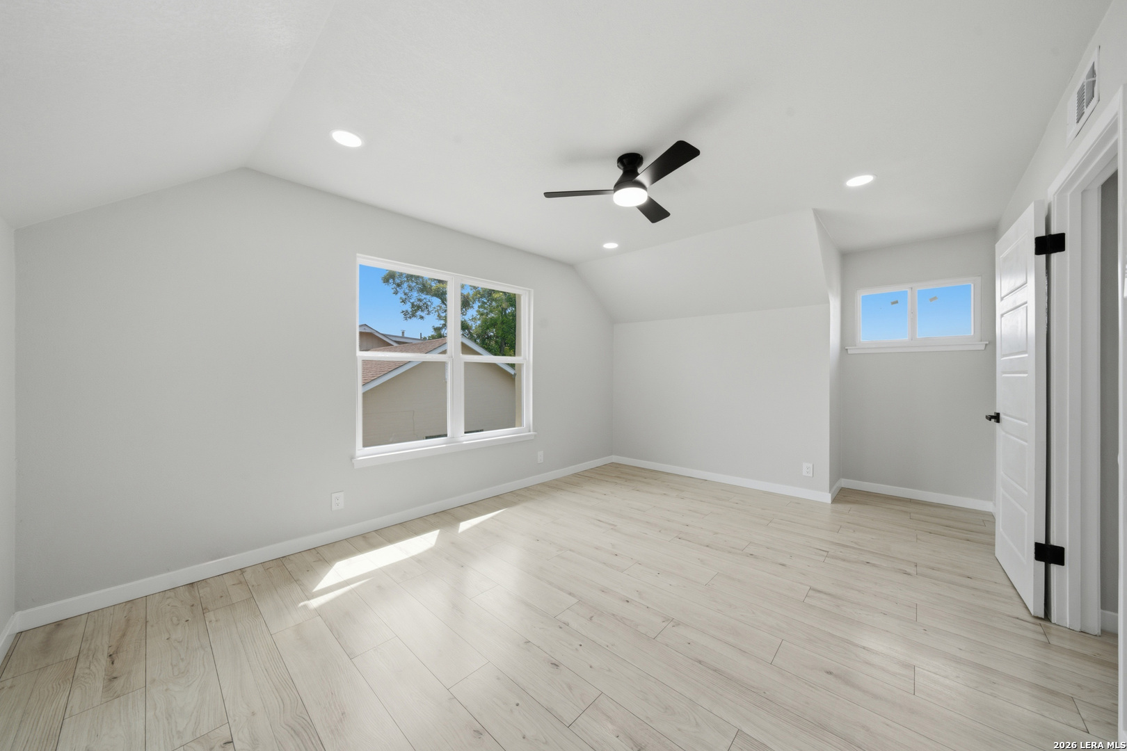 118 S Gardenview Castle Hills TX 78213