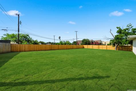 118 S Gardenview Castle Hills TX 78213