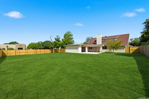 118 S Gardenview Castle Hills TX 78213