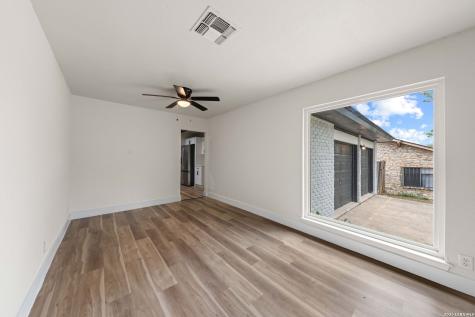 5914 Forest Mill San Antonio TX 78240